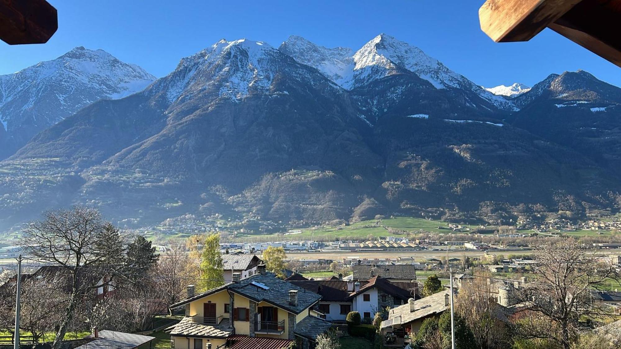 Grazioso Appartamento 1 Aosta Ngoại thất bức ảnh